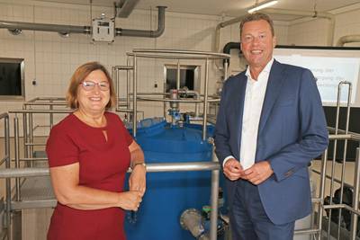 Sylvia Hartung, Bürgermeisterin und Dr. Burkhard Lohr, Vorstandsvorsitzender K S © Marcus Janz Gerstungen Hochbehälter Hartung Lohr
