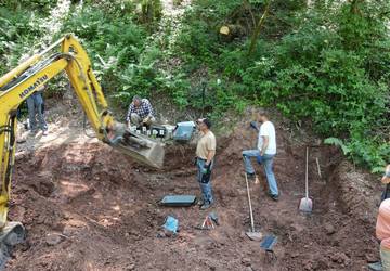 Umbettungsarbeiten im Richelsdorfer Tal © K. Hartung