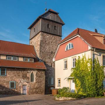 Kirche mit alter Schule © Peter Gerlach 004 Kirche und ehemalige Schule