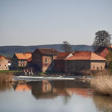 AnsichtSallmannshausen04 2018KH Blick auf Sallmannshausen mit Wehranlage