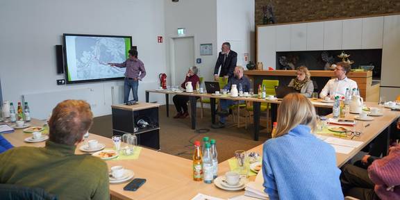 ministerbesuch sch tztrasse1