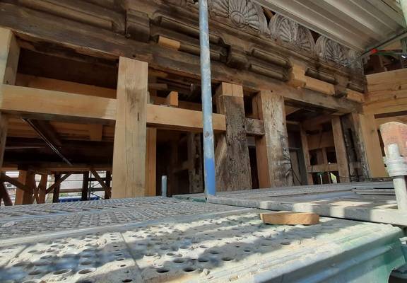 Das Balkengerüst des in der zweiten Hälfte des 17. Jhd. in Fachwerkbauweise errichteten Bauwerks muss fachmännisch rekonstruiert werden. © Bauverwaltung Oberförsterei2