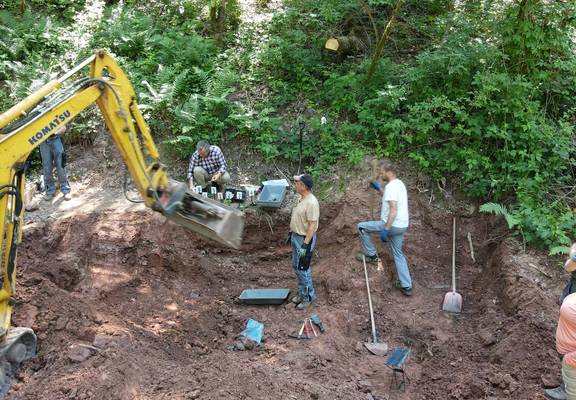 Umbettungsarbeiten im Richelsdorfer Tal © K. Hartung