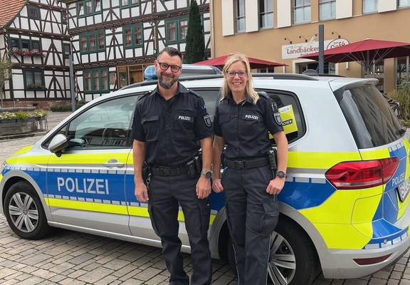 Polizeihauptmeister Christian Wagner und Polizeihauptmeisterin Peggy Bätzel