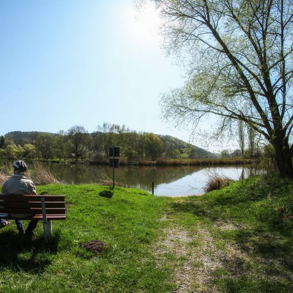 Wehr Verweilmöglichkeit08 2018KH Ein Verweilplatz am Sallmannshäuser Wehr